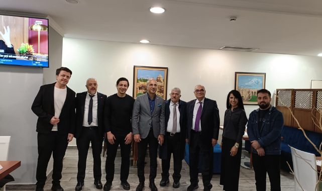 Dt. İlhan Karacalar'dan Diş Hekimleri Günü Mesajı: