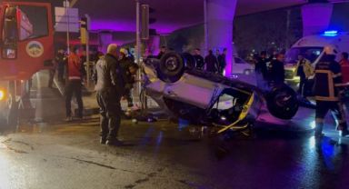 ‘Dur' ihtarına uymayarak kaçan otomobil takla attı: 2 yaralı