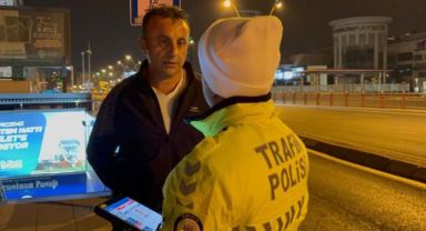 Ehliyetsiz sürücünün otomobilini almaya gelen şahıs da ehliyetsiz çıktı