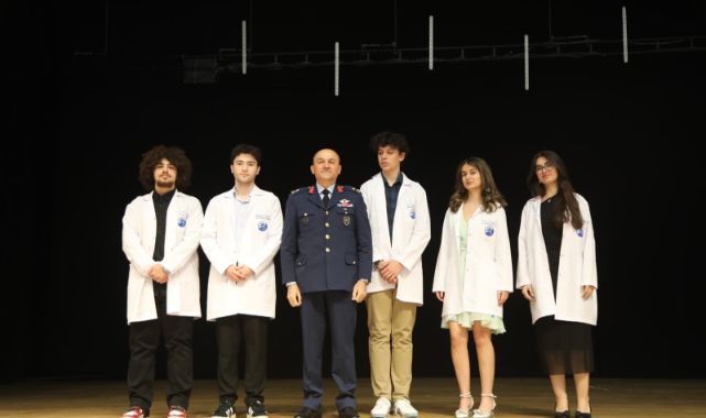 ERÜ Tıp Fakültesi’nde dönem 1 öğrencileri törenle önlük giydi