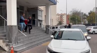 Evden hırsızlık yapan 2 şüpheli yakalandı