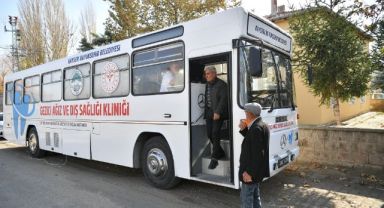 Gezici Ağız ve Diş Sağlığı Kliniği vatandaşın ayağına gidiyor