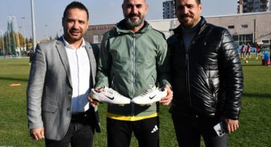 Gökhan Ünal’a sürpriz