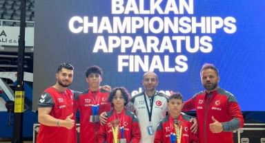 Hüseyin Emir ve Mustafa Yiğit Dur’dan madalya yağmuru