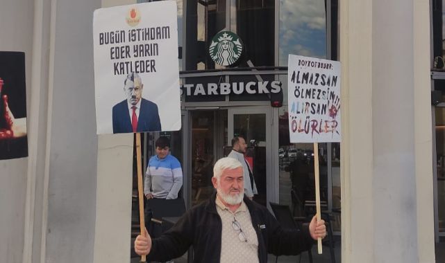 Kayseri'de Starbucks Önünde Filistin'e Destek Eylemi ve Boykot Çağrısı