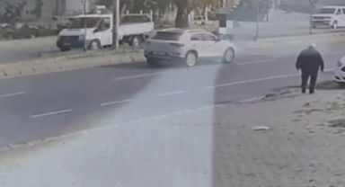 Kayseri'de Trafik Kazası: Lise Öğrencisi Hayatını Kaybetti, Kaza Anı Kamerada