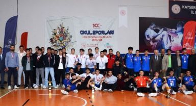 Kayseri Liseli Gençler Hentbol İlBirinciliği sona erdi