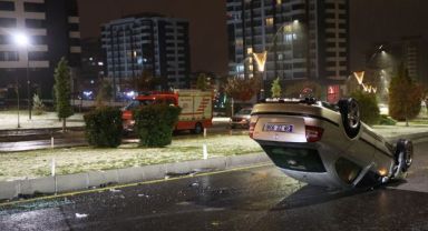 Kayseri plakalı araç Nevşehir'de takla attı