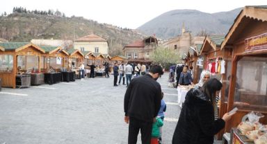 Maharetli Eller Pazarı Kasım’da yine dolup taştı