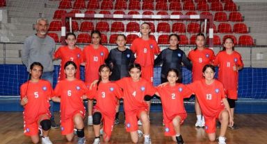 Okullar Arası Yıldızlar Hentbol Müsabakaları devam ediyor