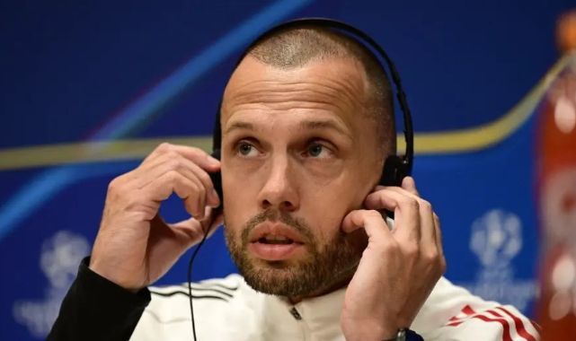 Şampiyonlar Ligi'nde Ajax'ta Deprem: Galatasaray Mağlubiyeti Sonrası Teknik Direktör John Heitinga Görevden Alındı