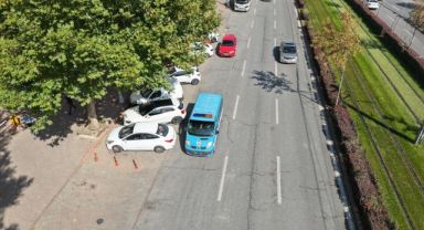 Zabıtadan yaya yoluna park eden araç ve sürücülerine denetim