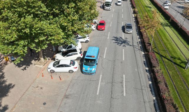 Zabıtadan yaya yoluna park eden araç ve sürücülerine denetim