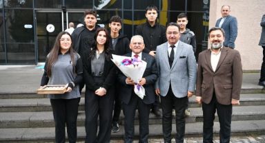 Başkan Büyükkılıç'tan lise öğrencilerine 'kariyer' ve 'gelecek' tavsiyeleri