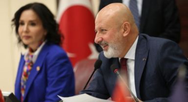 Başkan Çolakbayrakdar’dan öğrencilere ve ailelere büyük müjde