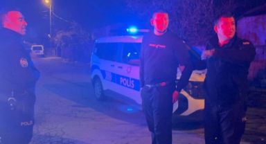 Bıçakla yaralanan şahıs, aracıyla hastaneye gitmeye çalıştı