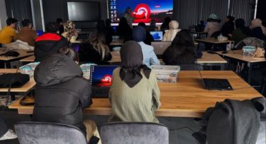 Bilişim Akademisi'nde Fen Bilgisi öğretmen adaylarına eğitim