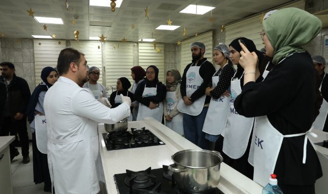Büyükşehir KAYMEK’ten yabancı öğrencilere Kayseri Yemekleri Kursu ve Yağlama etkinliği