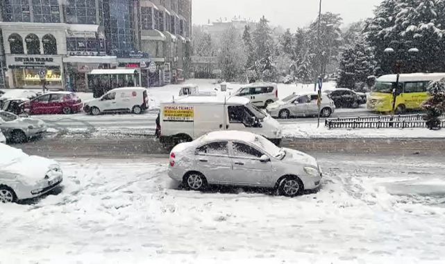 Develi’de kar yağışı etkili oldu