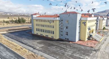 Develi'de Türkiye'de ilk ve tek akıllı sera kuruldu