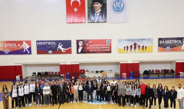 ERÜ Kadın Basketbol Takımı şampiyon oldu