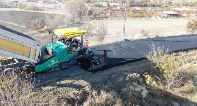 Höbek mahallesine 8 bin 600 tonluk sıcak asfalt