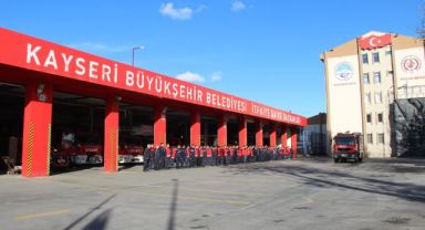 Kayseri Büyükşehir İtfaiyesi, Kırıkkale’deki kimya fabrikası yangınına destek için harekete geçti