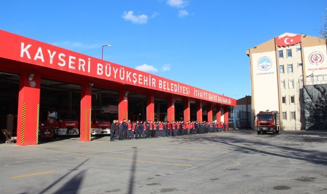 Kayseri Büyükşehir İtfaiyesi, Kırıkkale’deki kimya fabrikası yangınına destek için harekete geçti