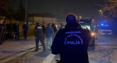 Kayseri’de ekipler 1 saat arayla yaşanan farklı olaylarda bıçakla yaralanan 2 şahsı araçta buldu