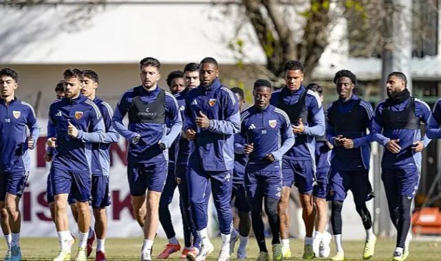 Kayserispor'da Alanya Maçı Öncesi Kart Alarmı: Djalovic'ten 3 Oyuncuya Özel Uyarı!