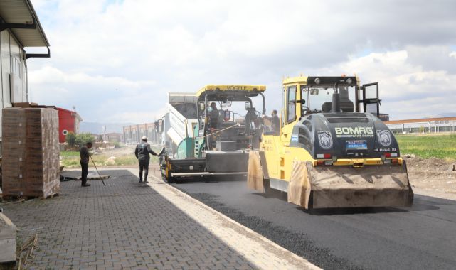 Melikgazi Belediyesi 2025 yılı asfalt sezonu boyunca 80 kilometre yol yaptı