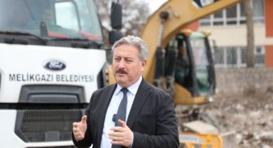 Melikgazi Belediyesi ilçedeki metruk yapıların yıkımına devam ediyor