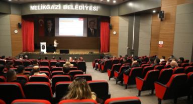 Melikgazi Belediyesi'nde kamu ihale mevzuatı eğitimi veridi