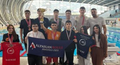 Okullar Arası Yüzme Gençler İl Birinciliği tamamlandı