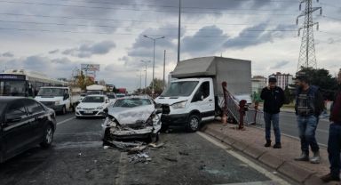 Ortalığın savaş alanına döndüğü kaza kamerada
