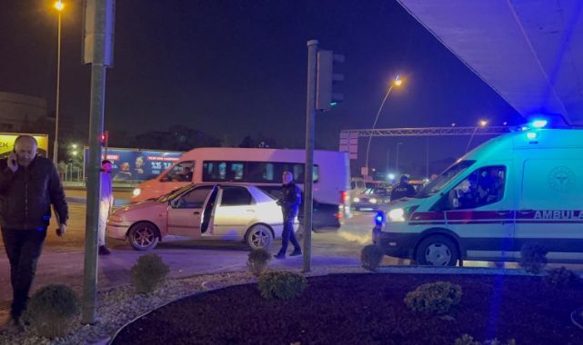 Otomobille hafif ticari araç çarpıştı: 1 yaralı