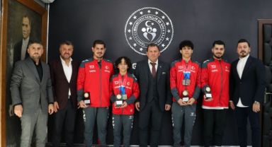 Şampiyon cimnastikçilerden Kabakcı’ya ziyaret