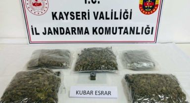 Sehpa içerisine zulalanmış 4 kilo uyuşturucu ele geçirildi