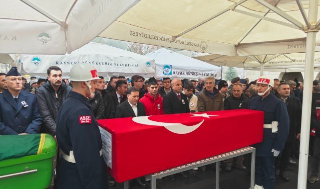 Trafik kazasında hayatını kaybeden Kıbrıs Gazisi toprağa verildi