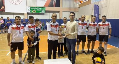 Yeşilhisar’da Harun Akkaş Kurumlar Arası Voleybol Turnuvası sona erdi
