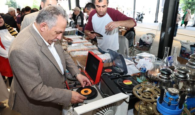 Antikacılar; yeni yılda da kendi yerinde, kendi gününde