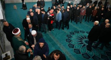 Başkan Büyükkılıç, sabah namazında vatandaşlarla buluştu