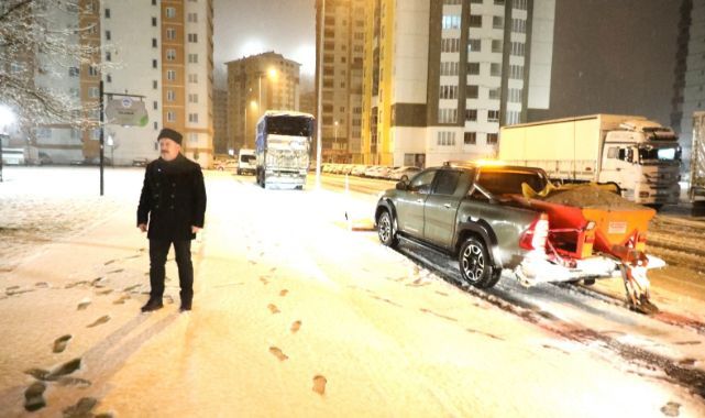 Başkan Palancıoğlu, karla mücadele için sahaya çıktı