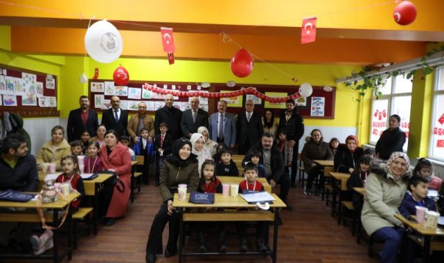 Başkan Palancıoğlu, yarıyıl tatiline çıkan öğrencilere karnelerini verdi