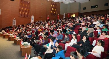 Başkan Yalçın'ın çocuklara hediyesi devam ediyor