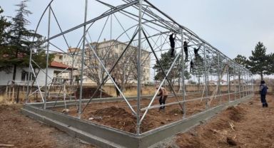 Büyükşehir'den Bünyan'a 460 bin TL'lik tarımsal hamle: akıllık sera eğitime açıldı