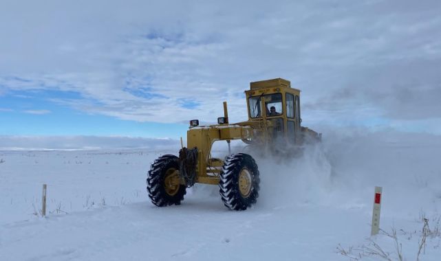 Büyükşehir, gece yarısından sabaha kadar 72 mahalle yolunu daha ulaşıma açtı