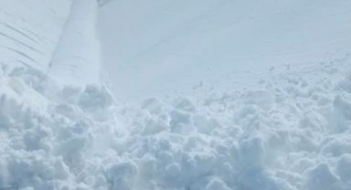 Çomaklı’da Kar Esareti: Besi İşletmesinin Çatısı Yoğun Kara Dayanamadı!