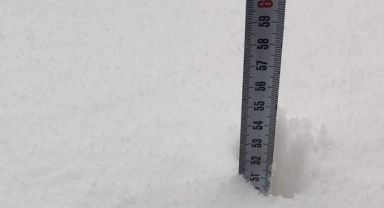 Develi ve Tomarza'da kar kalınlığı 50 santimi geçti, ahır çöktü