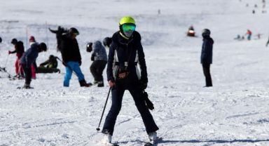 Erciyes'te hafta sonu yoğunluğu: Binlerce kişi akın etti
